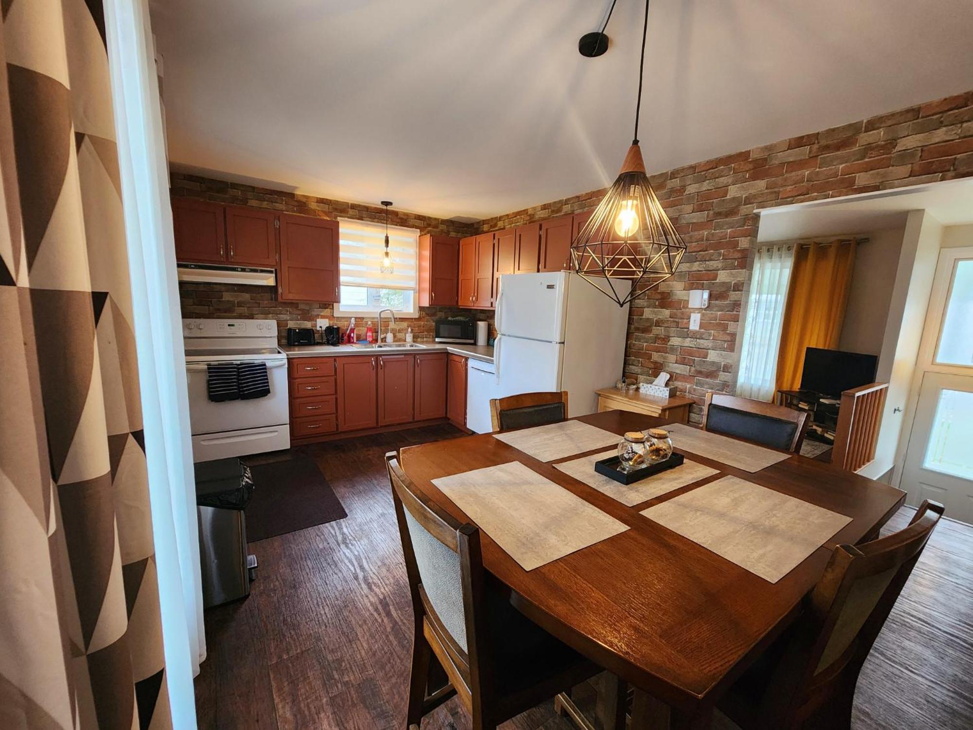 Maison St-Raymond Duplex Matane Bagian luar foto